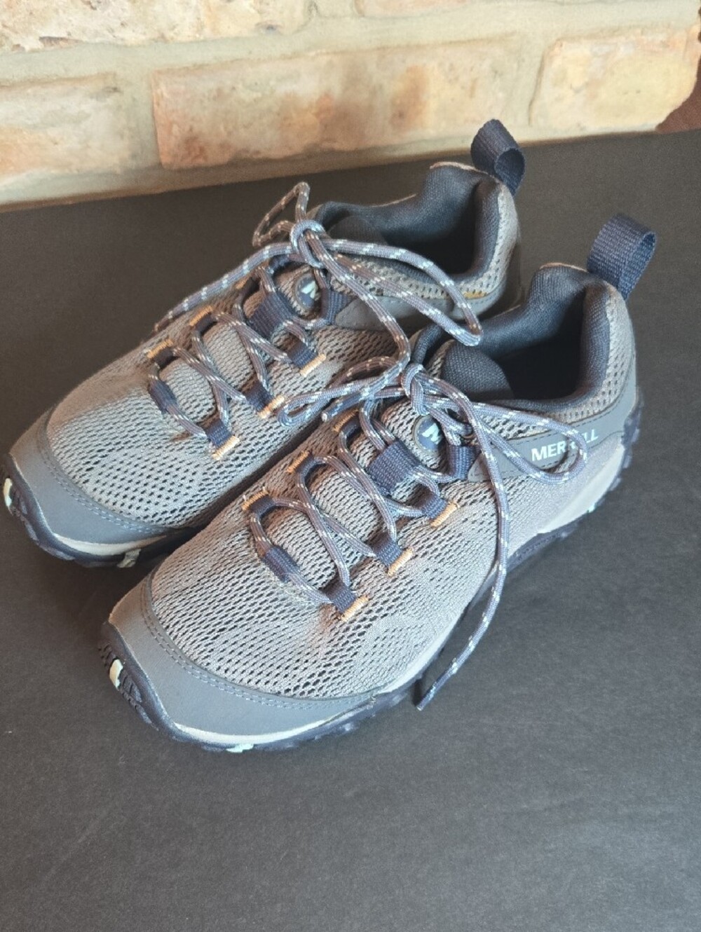 Merrell Women's Size 7 Gray Rugged Trail Hiking Outdoor Adventure Sneakers